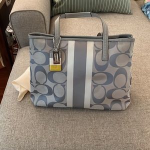 Coach Hampton Signature Stripe Medium Tote Bag in gray, New without tags